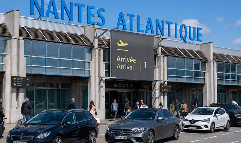 Combien de temps prévoir pour aller à l'aéroport de Nantes depuis le centre-ville ?